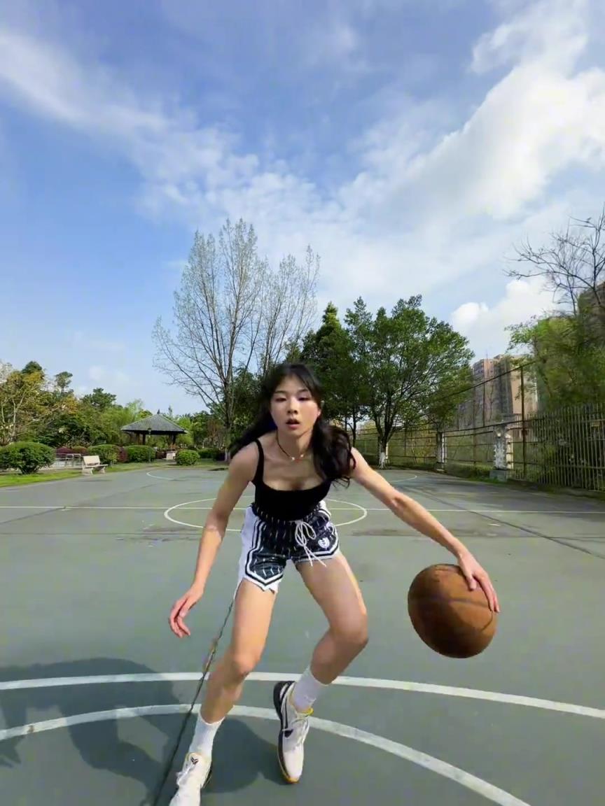 看著有點(diǎn)實(shí)力，敢背打我不？